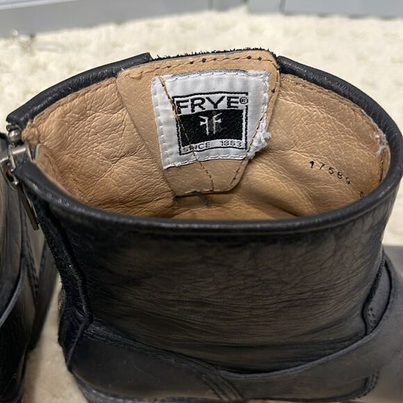 FRYE The Vicky 6" Women’s Boot in Black Leather, Size 5. - Picture 5 of 11